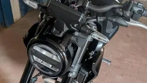 Honda CB 300 R (2022 - 26)  (8)