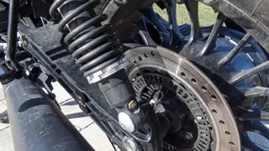 Moto Guzzi V9 Bobber (2016 - 18)  (9)