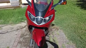 Triumph Sprint 1050 ST  (2)