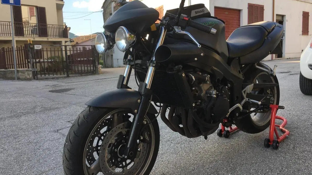 Triumph TT 600 (2000 - 01)  (3)