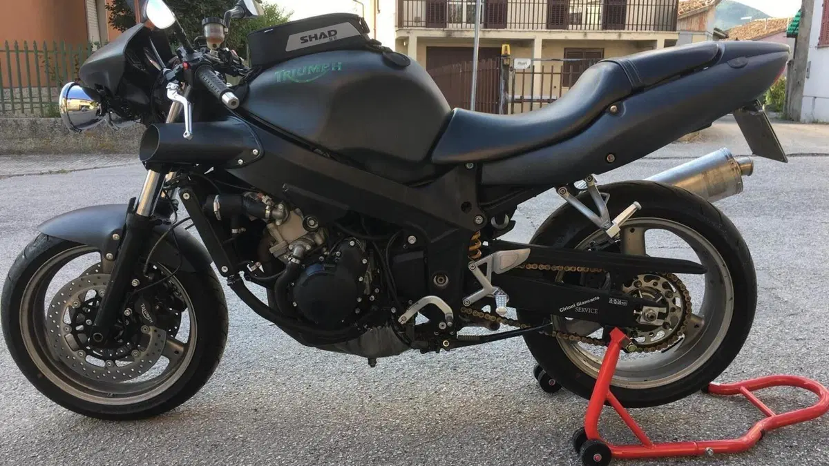 Triumph TT 600 (2000 - 01)  (5)