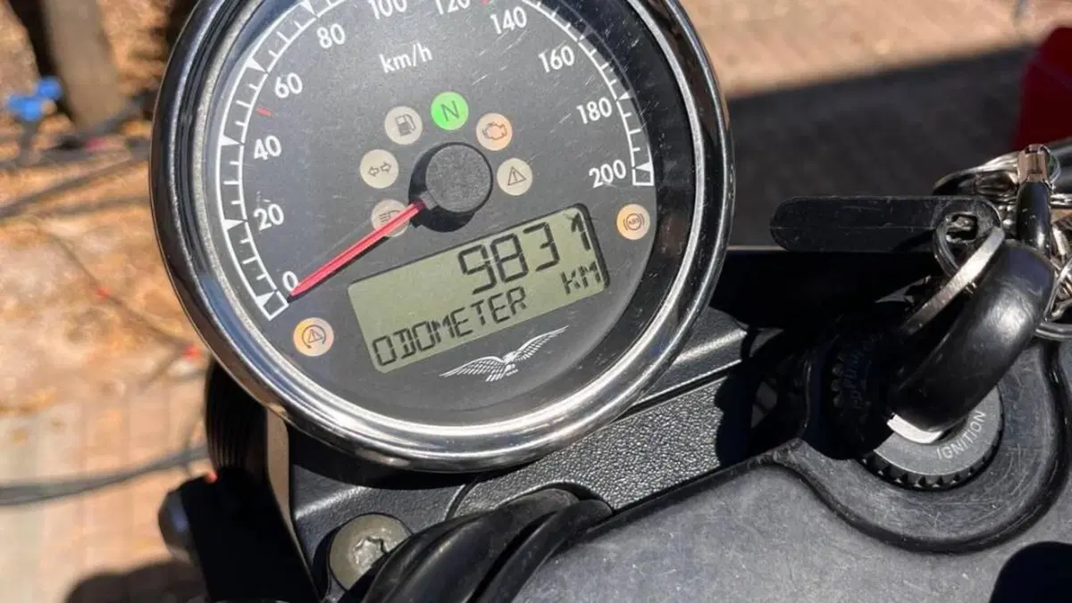 Moto Guzzi V7 III Stone S (2020)  (5)