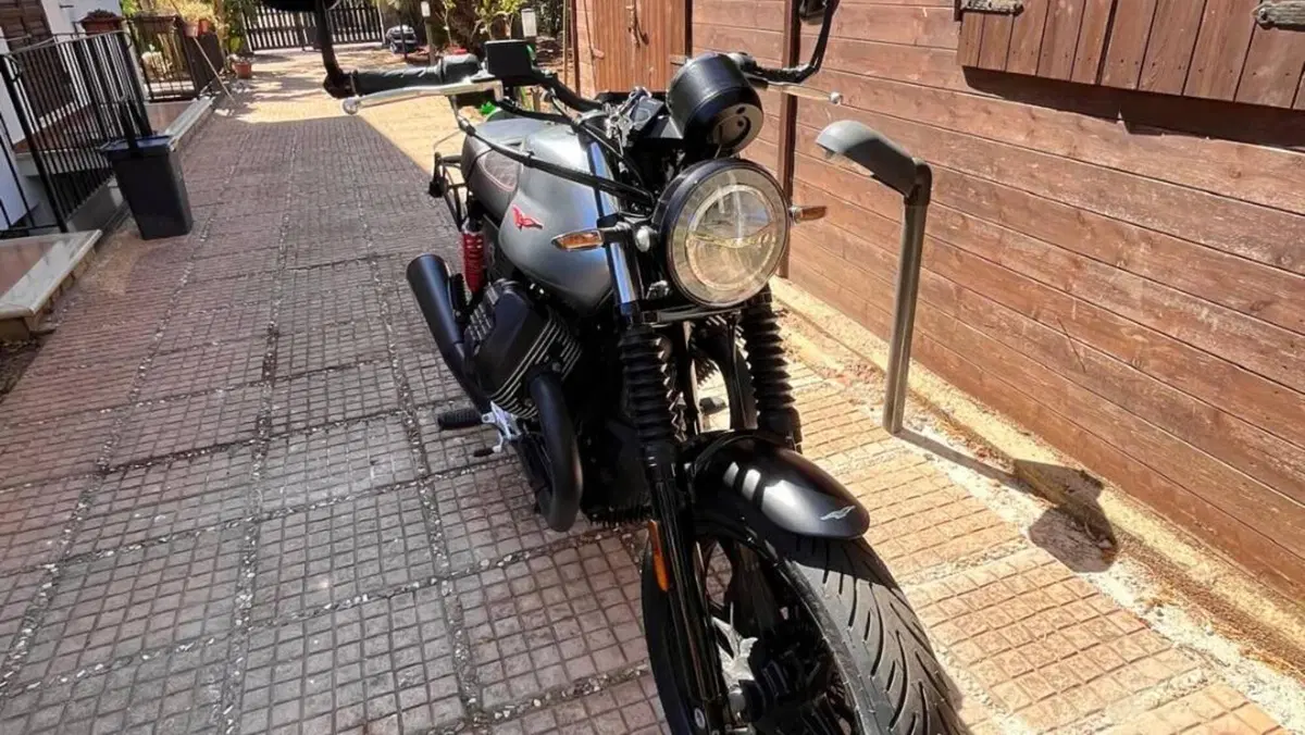 Moto Guzzi V7 III Stone S (2020)  (6)