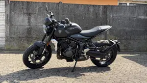 Triumph Trident 660 (2021 - 24)  (2)
