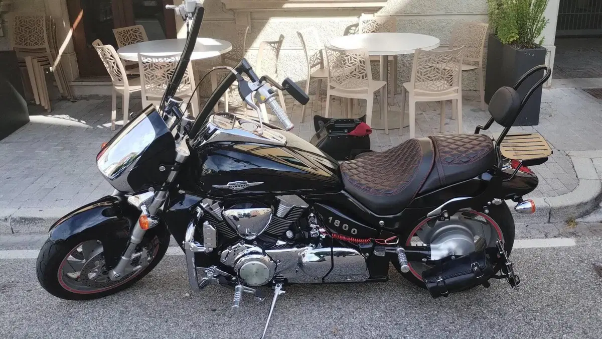 Suzuki Intruder M 1800 R (2009 - 14)  (2)