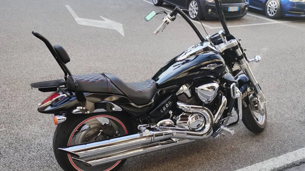 Suzuki Intruder M 1800 R (2009 - 14)  (8)