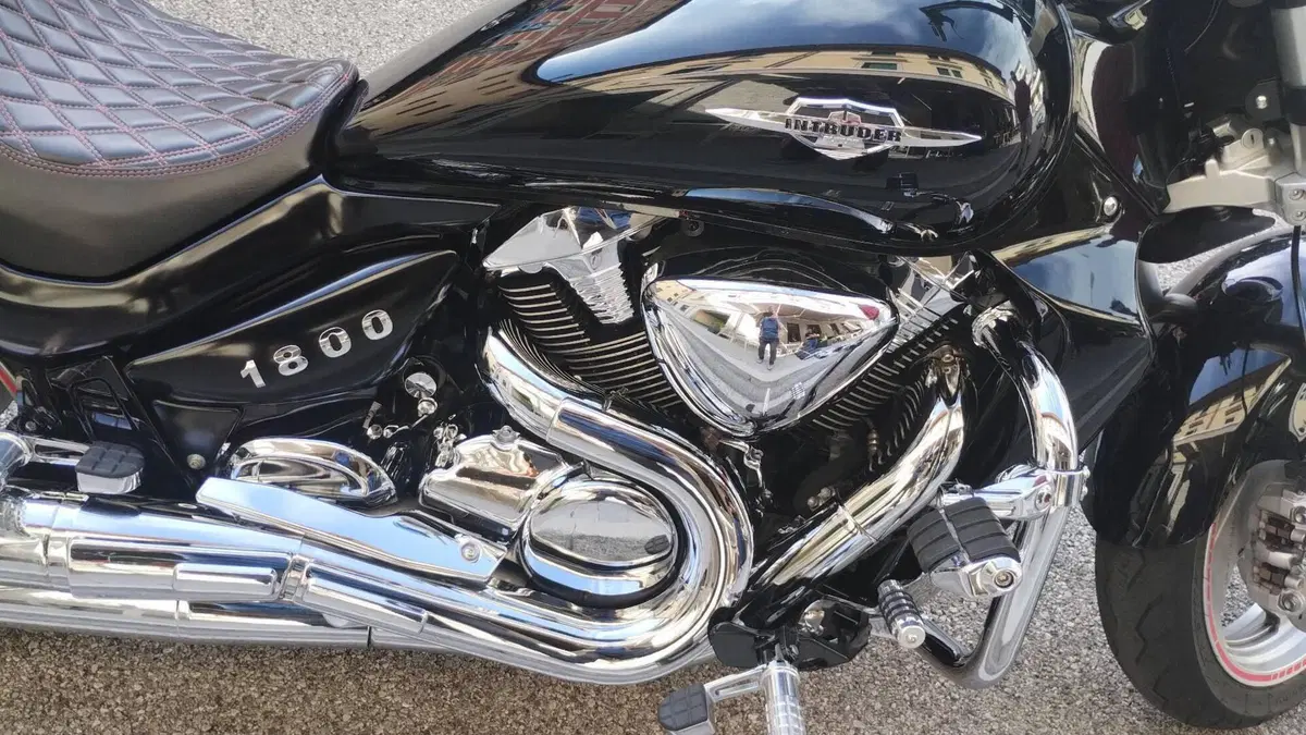 Suzuki Intruder M 1800 R (2009 - 14)  (16)
