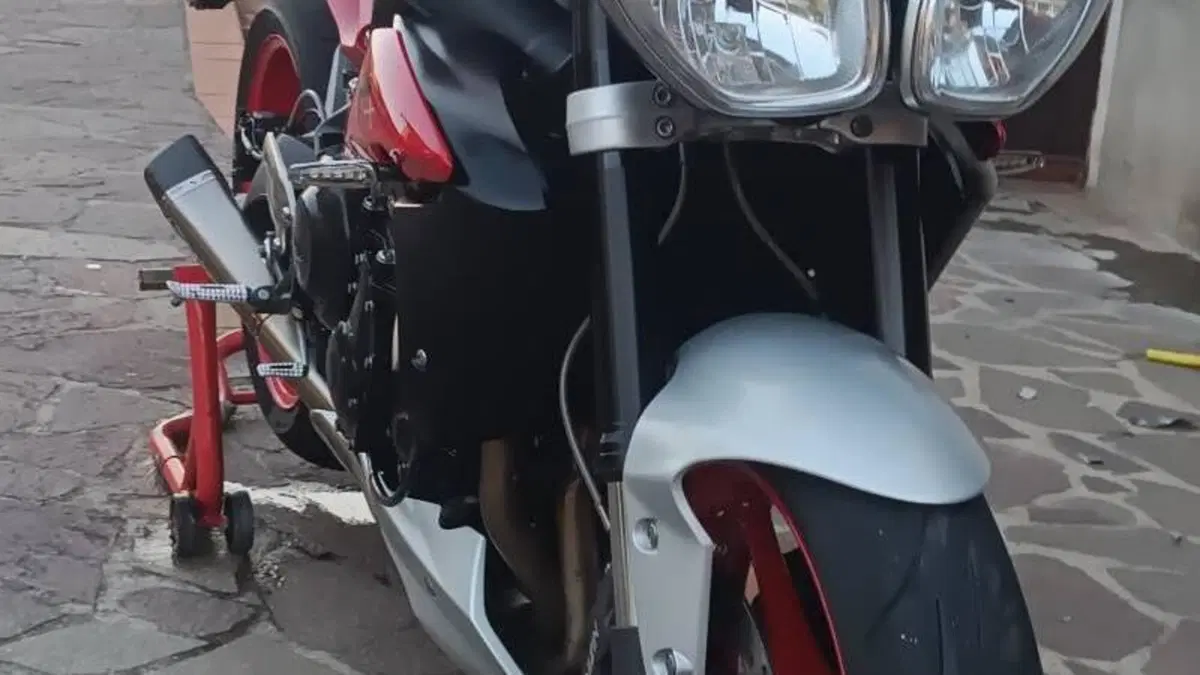 Triumph Street Triple RX ABS (2016 - 17)  (2)
