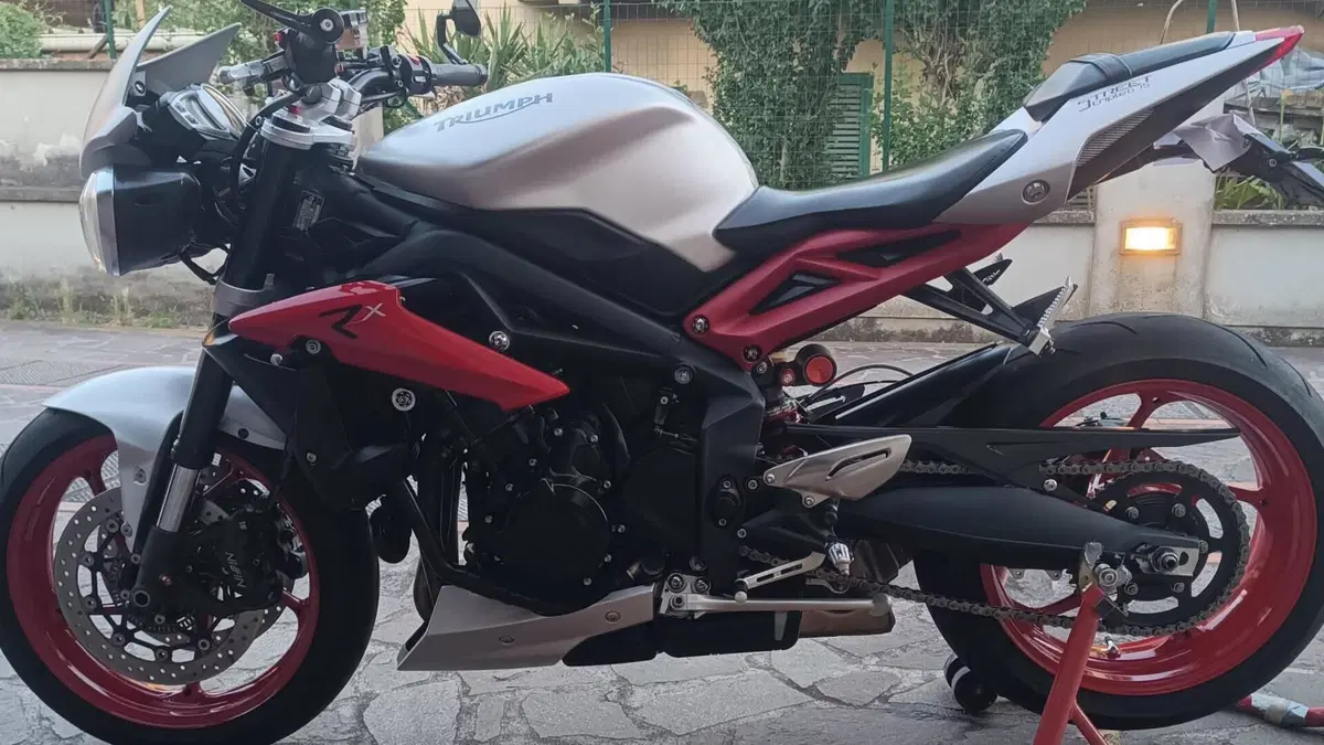 Triumph Street Triple RX ABS (2016 - 17)  (4)