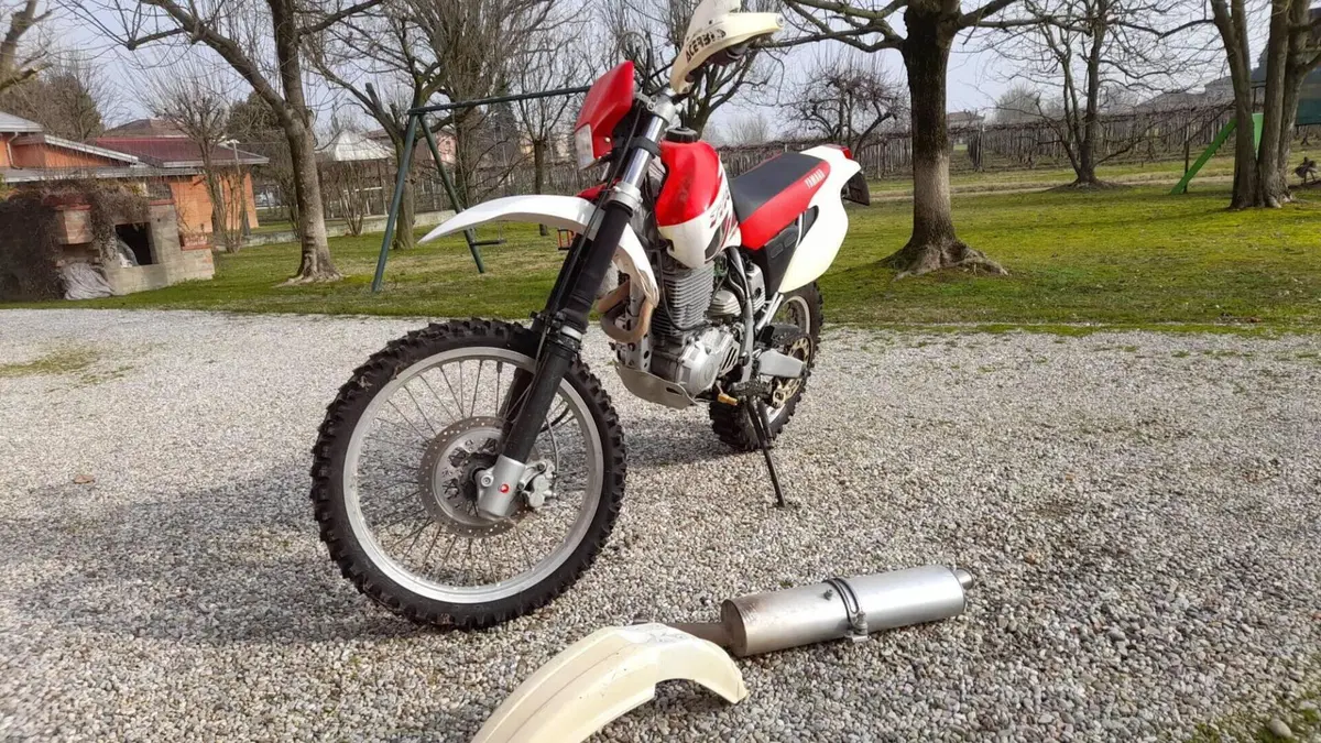 Yamaha TT 600 R  (5)