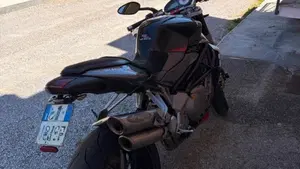 MV Agusta Brutale 910 R (2006 - 11)  (2)