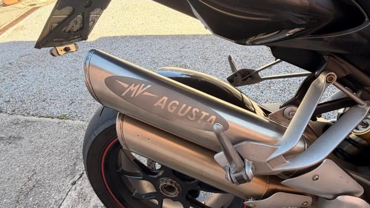 MV Agusta Brutale 910 R (2006 - 11)  (6)