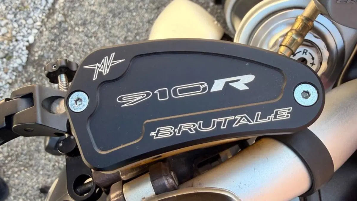 MV Agusta Brutale 910 R (2006 - 11)  (9)