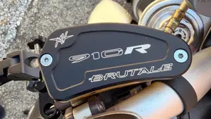 MV Agusta Brutale 910 R (2006 - 11)  (9)