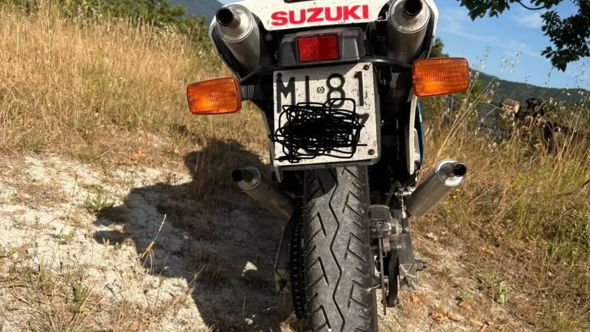 Suzuki   (4)