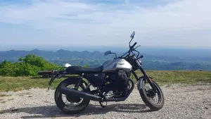 Moto Guzzi V7 III Rough (2018 - 20) 