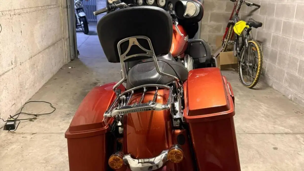 Harley-Davidson 1690 Street Glide (2011 - 13) - FLHX  (4)