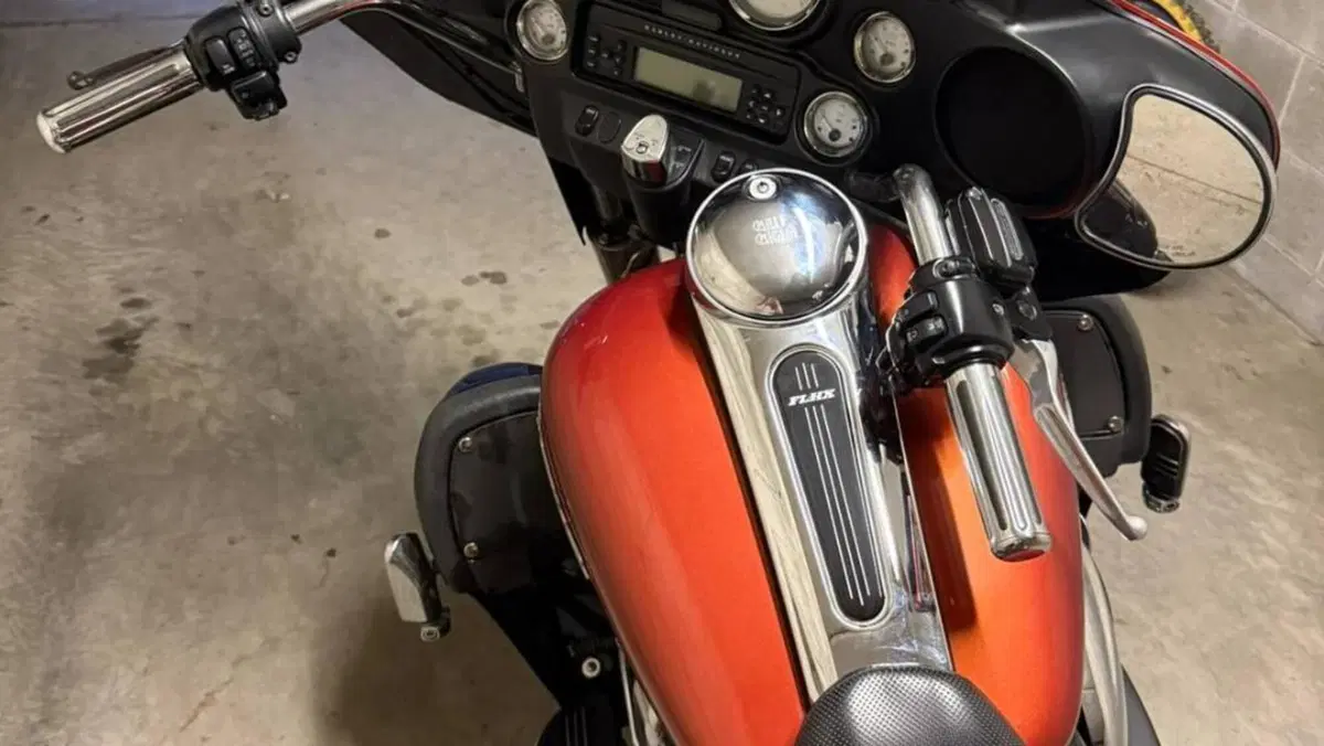Harley-Davidson 1690 Street Glide (2011 - 13) - FLHX  (5)