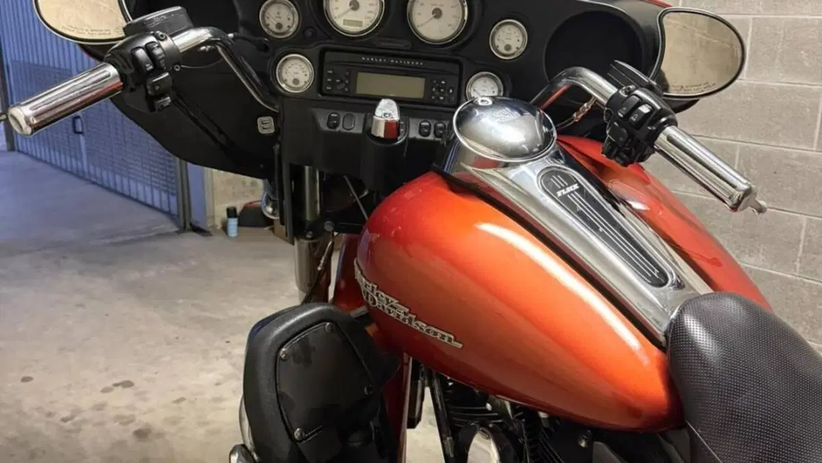 Harley-Davidson 1690 Street Glide (2011 - 13) - FLHX  (6)