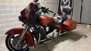 Harley-Davidson 1690 Street Glide (2011 - 13) - FLHX  (9)