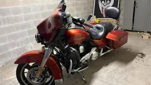 Harley-Davidson 1690 Street Glide (2011 - 13) - FLHX  (10)