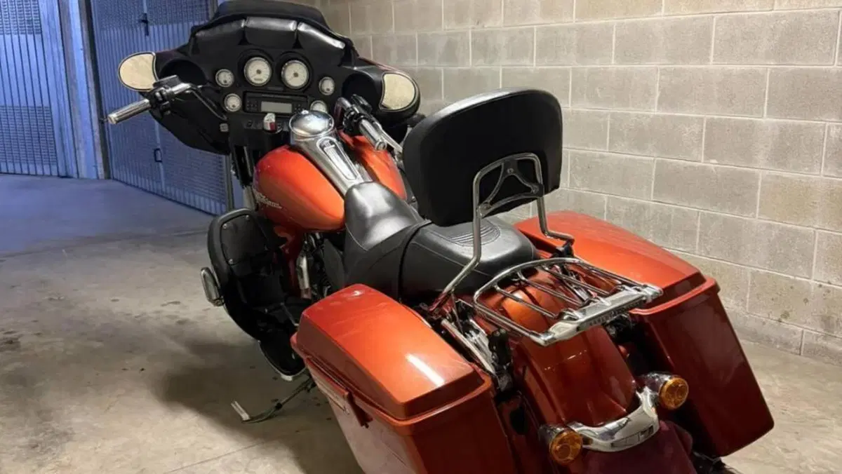 Harley-Davidson 1690 Street Glide (2011 - 13) - FLHX  (11)
