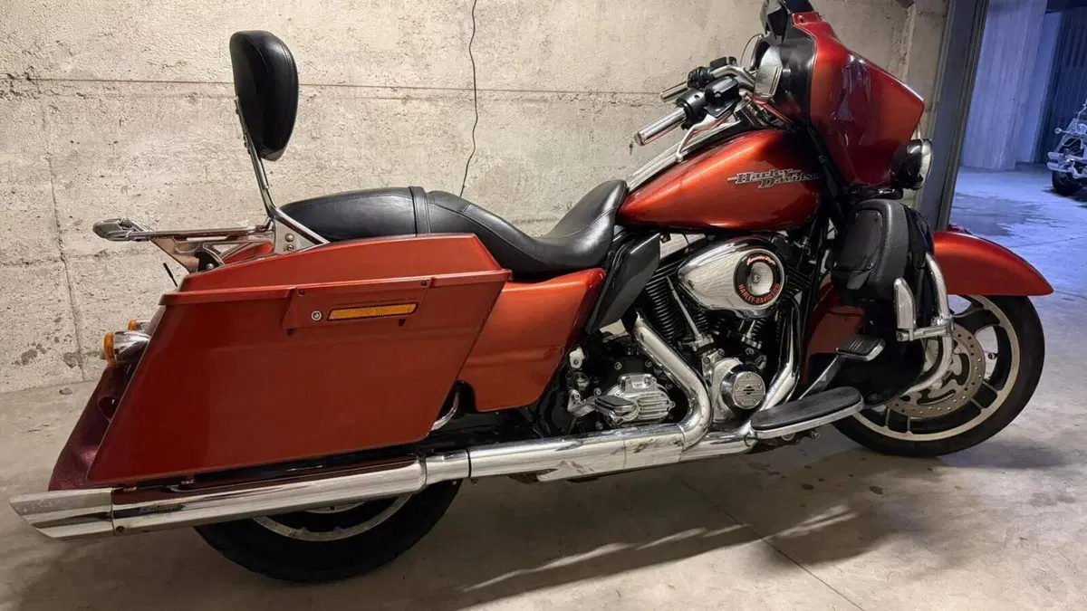 Harley-Davidson 1690 Street Glide (2011 - 13) - FLHX  (16)