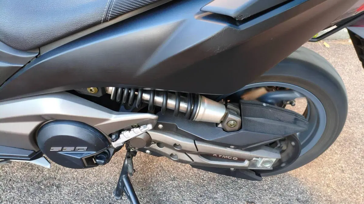 Kymco AK 550 (2017 - 19)  (8)