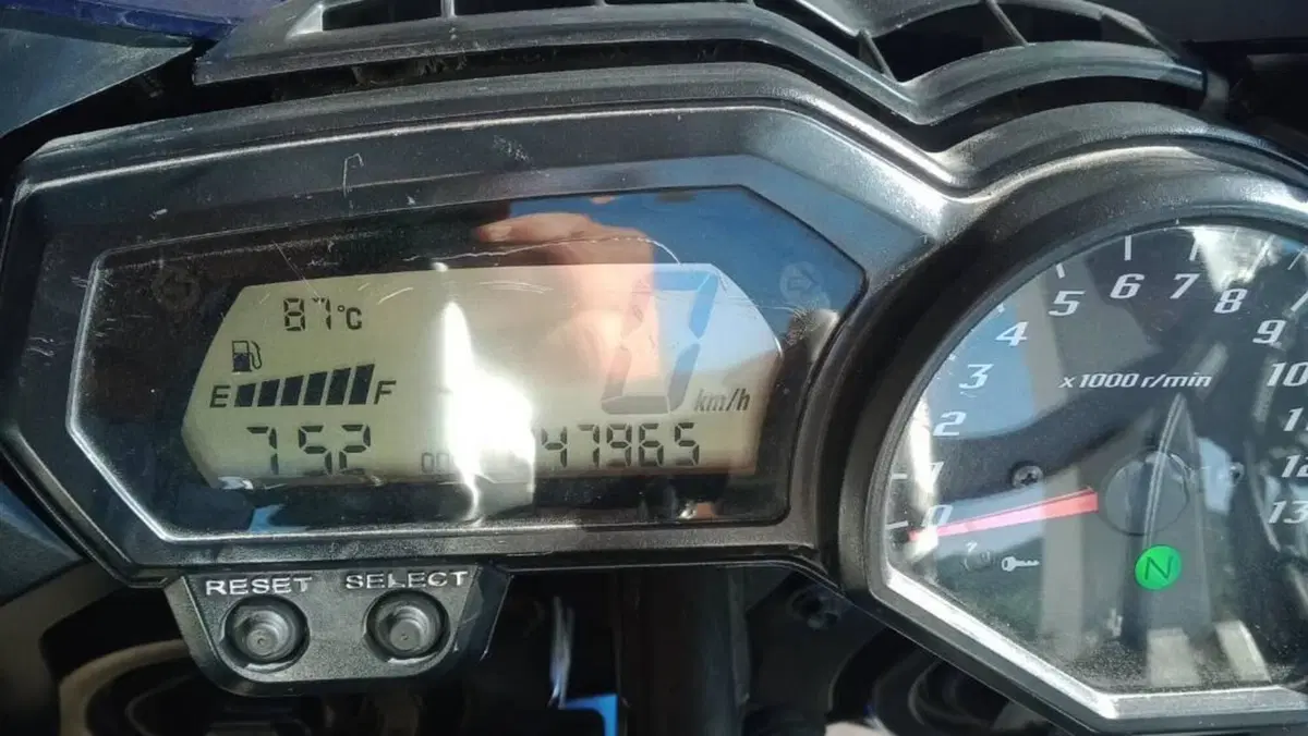 Yamaha FZ1 Fazer (2006 - 16)  (2)