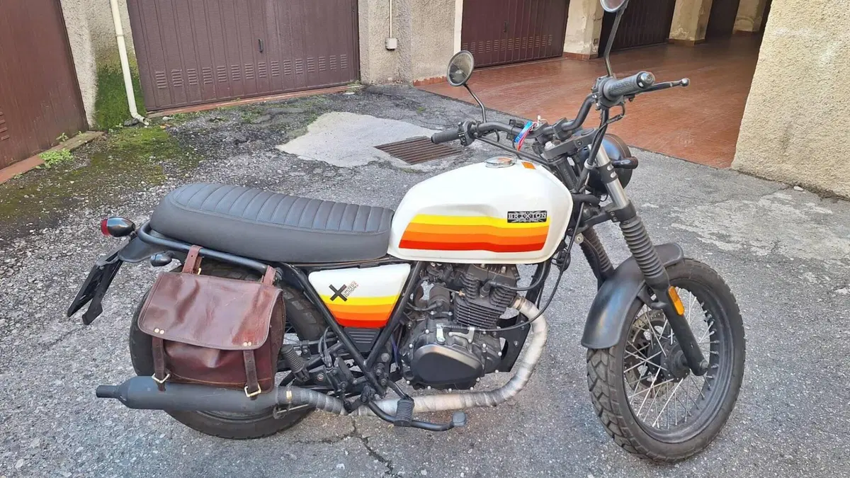 Brixton Motorcycles SK8 Limited Edition 125 (2021)  (2)