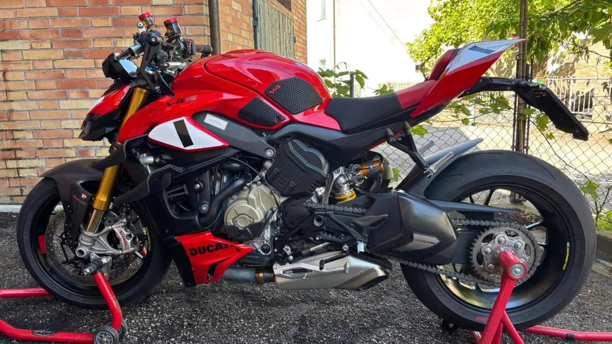 Ducati Streetfighter V4 S (2023 - 24) 