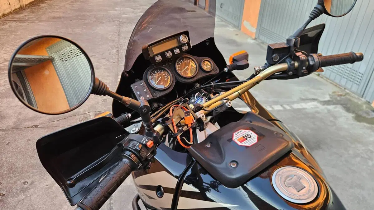 Honda Africa Twin XRV 750 (1996 - 02)  (3)