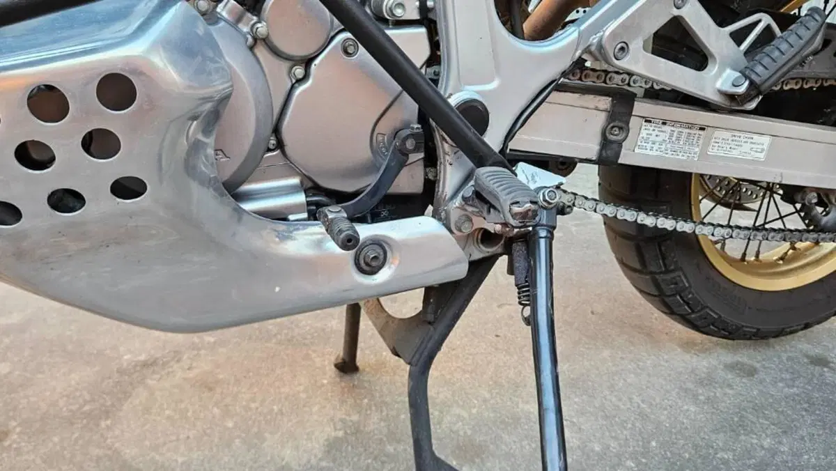 Honda Africa Twin XRV 750 (1996 - 02)  (8)