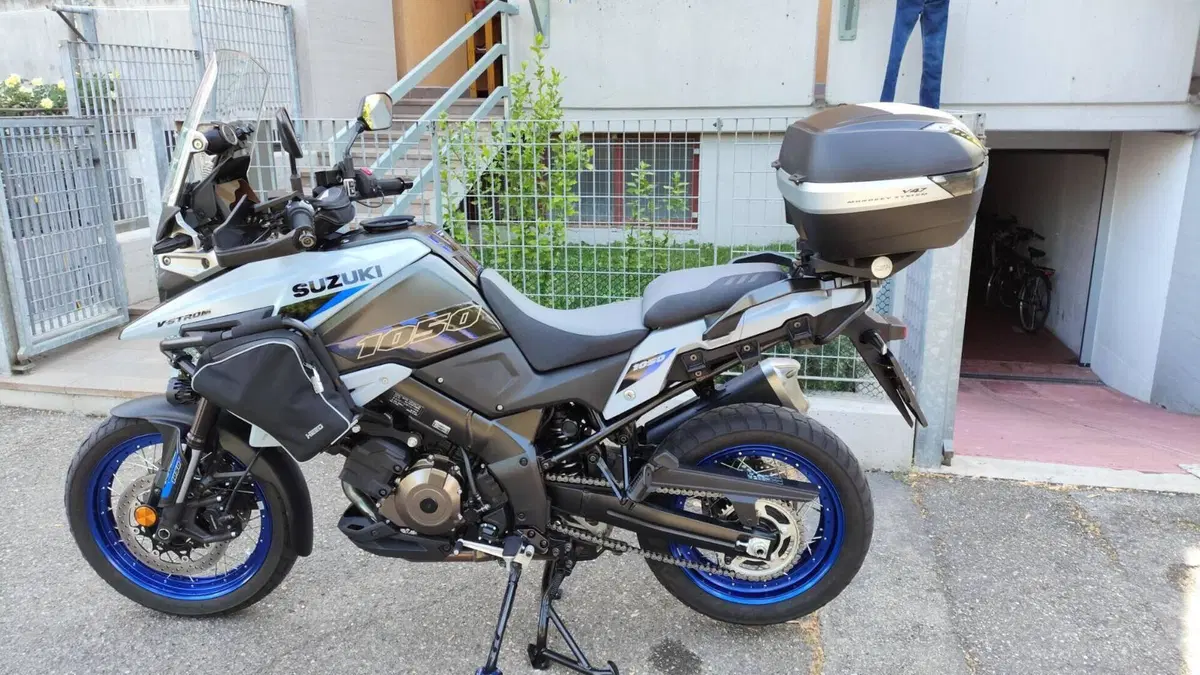 Suzuki V-Strom 1050SE (2023 - 24)  (2)
