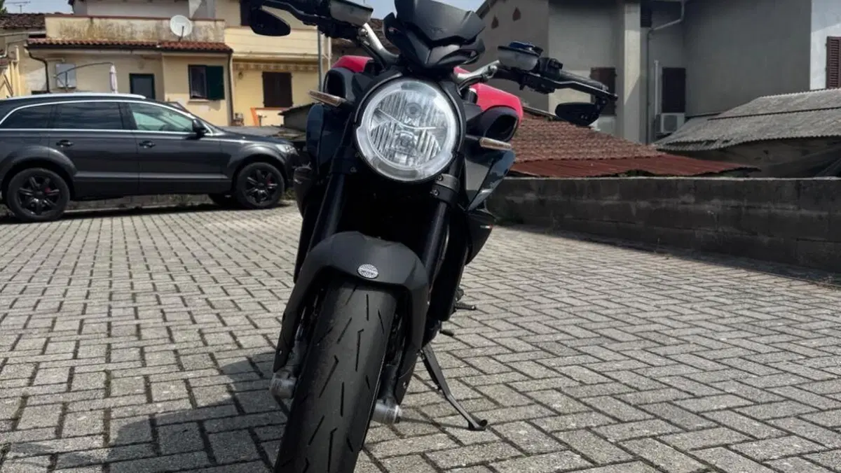 MV Agusta Brutale 800 Rosso (2021 - 23)  (3)
