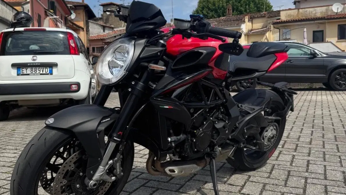 MV Agusta Brutale 800 Rosso (2021 - 23)  (4)