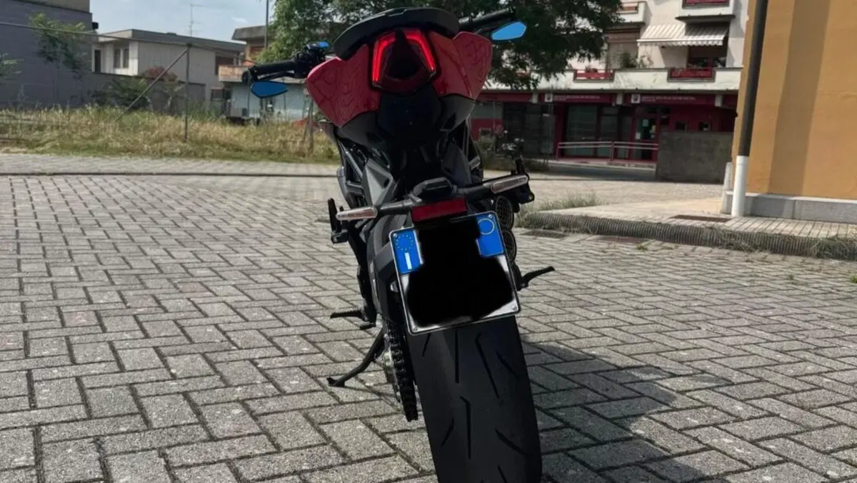 MV Agusta Brutale 800 Rosso (2021 - 23)  (6)