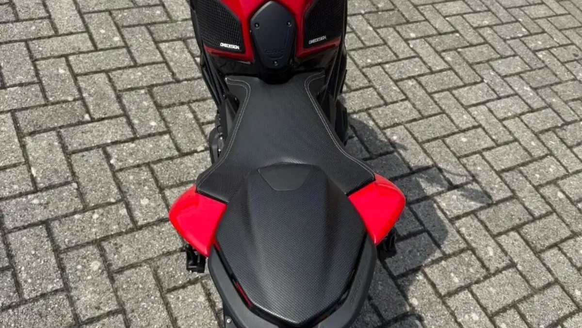 MV Agusta Brutale 800 Rosso (2021 - 23)  (7)