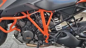 KTM 1290 Super Duke GT ABS (2016 - 18)  (3)
