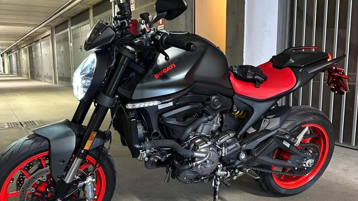 Ducati Monster 937 + (2021 - 25)  (3)