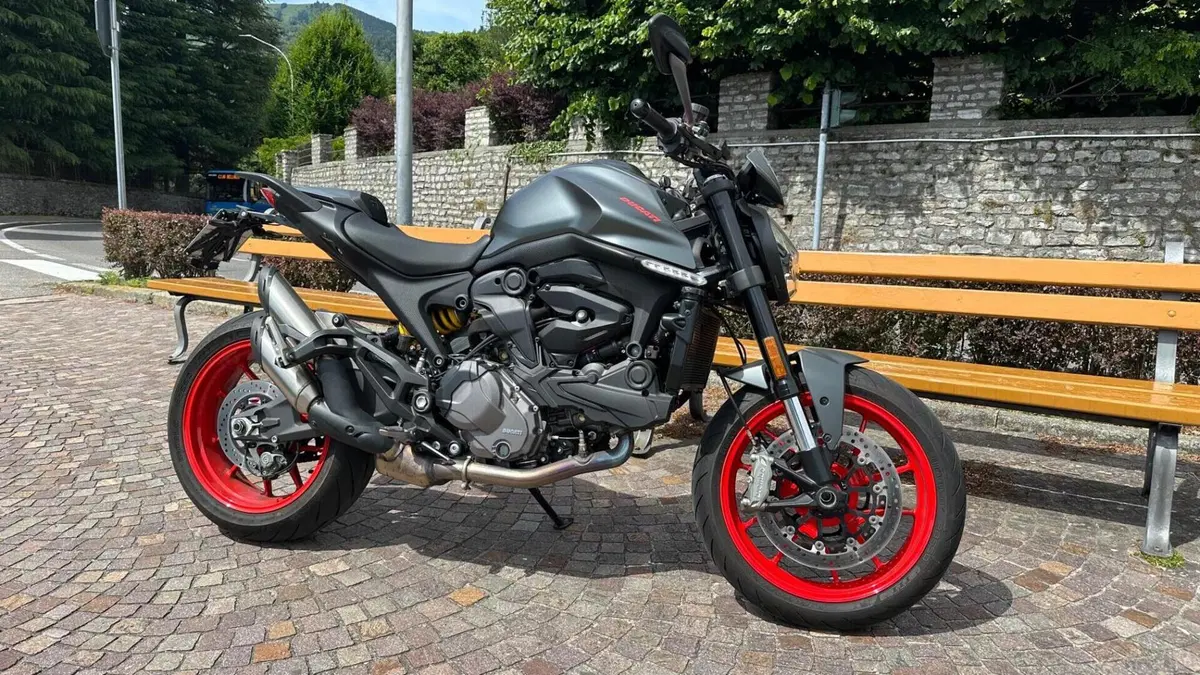 Ducati Monster 937 + (2021 - 25)  (9)