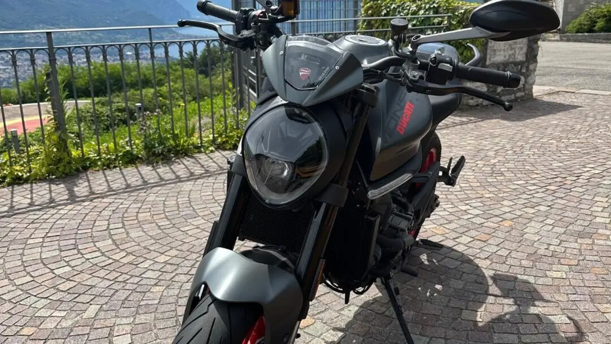 Ducati Monster 937 + (2021 - 25)  (10)