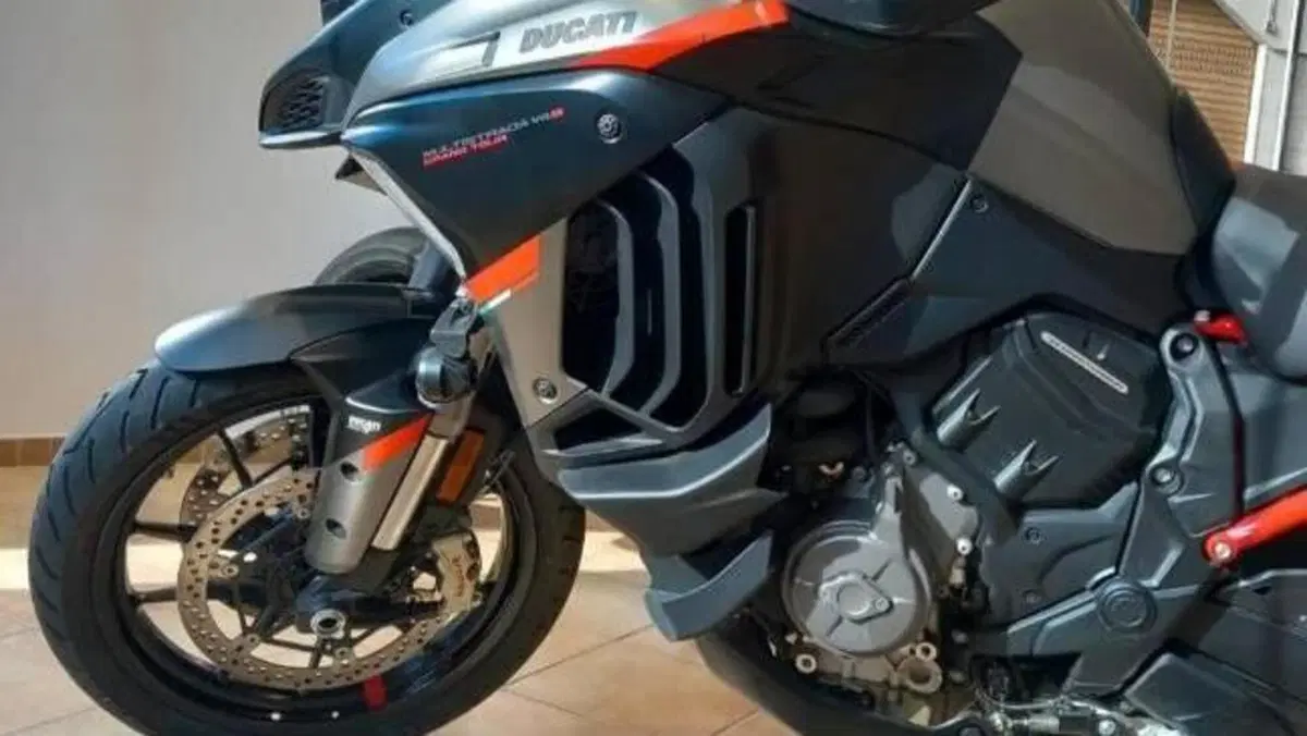 Ducati Multistrada V4 S Grand Tour (2024) 