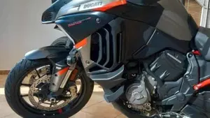 Ducati Multistrada V4 S Grand Tour (2024) 