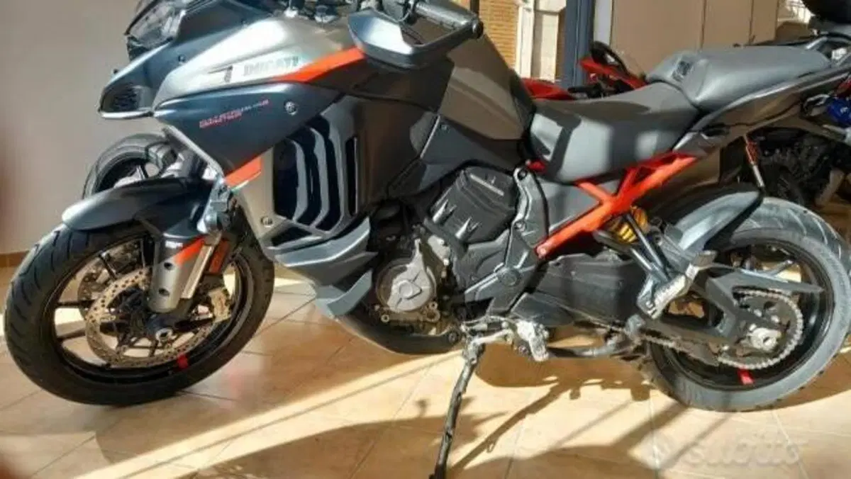 Ducati Multistrada V4 S Grand Tour (2024)  (2)
