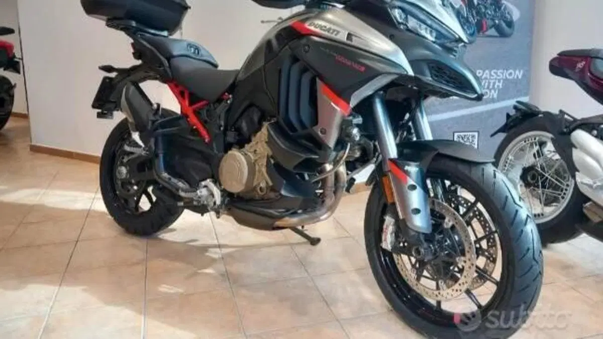 Ducati Multistrada V4 S Grand Tour (2024)  (4)