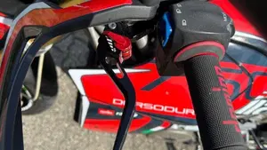 Aprilia Dorsoduro 750 (2009 - 14)  (5)