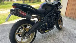 Triumph Street Triple R (2009 - 12)  (2)