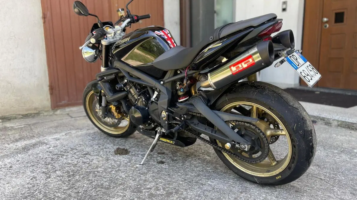 Triumph Street Triple R (2009 - 12)  (3)