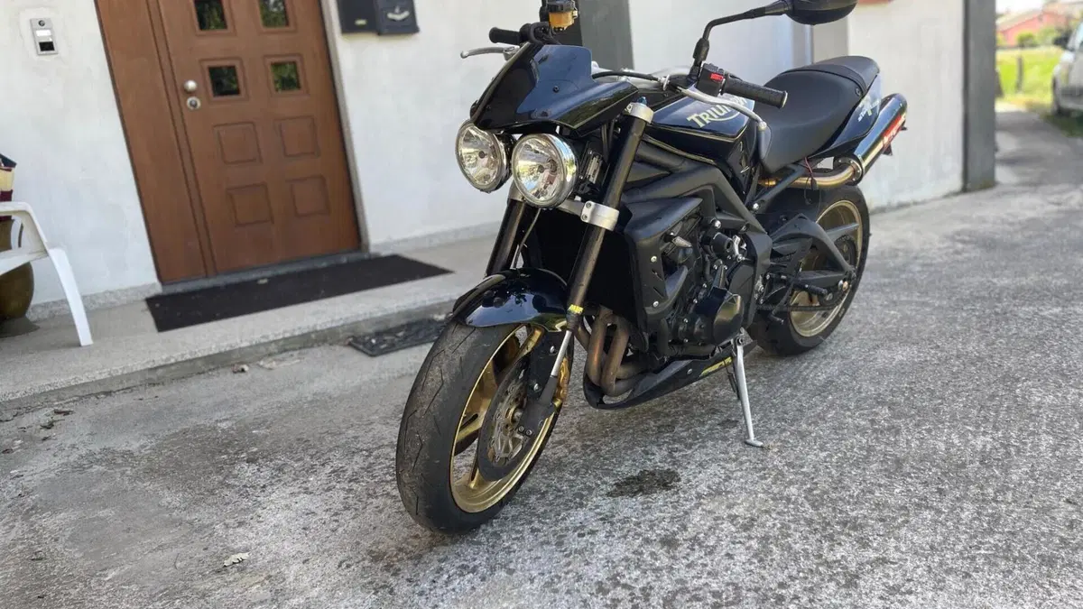 Triumph Street Triple R (2009 - 12)  (5)